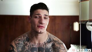 Cameron Diggs Facefucks Levi Karter