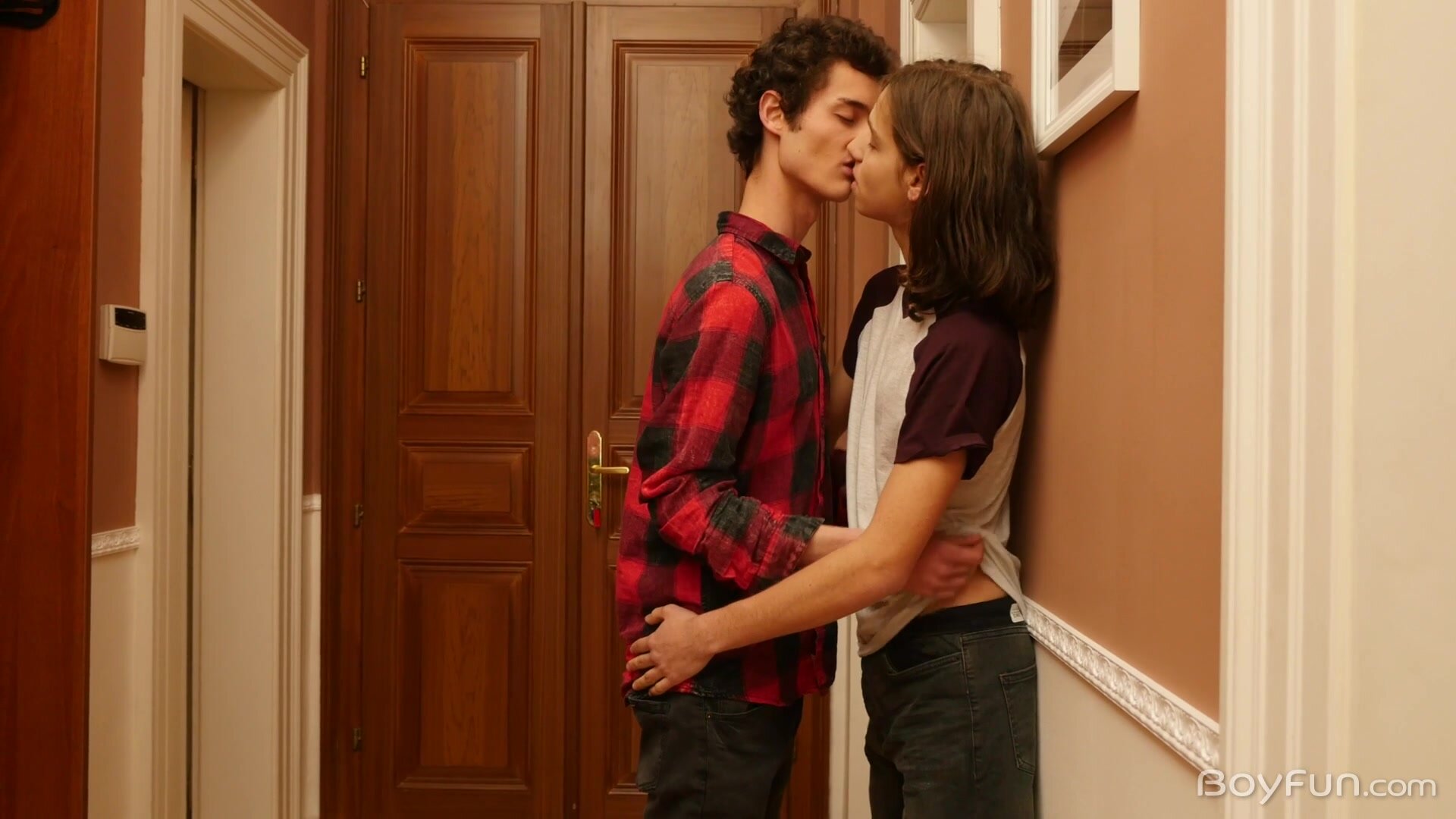 Grinding With The Guest - Gay Porn HD Online